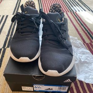 Black adidas sneakers | Women’s Size: 6 1/5